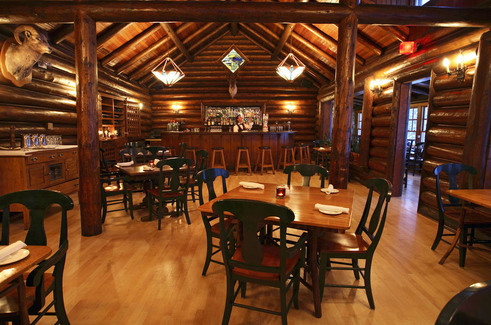 Deer Lodge Lake Louise Restaurant foto